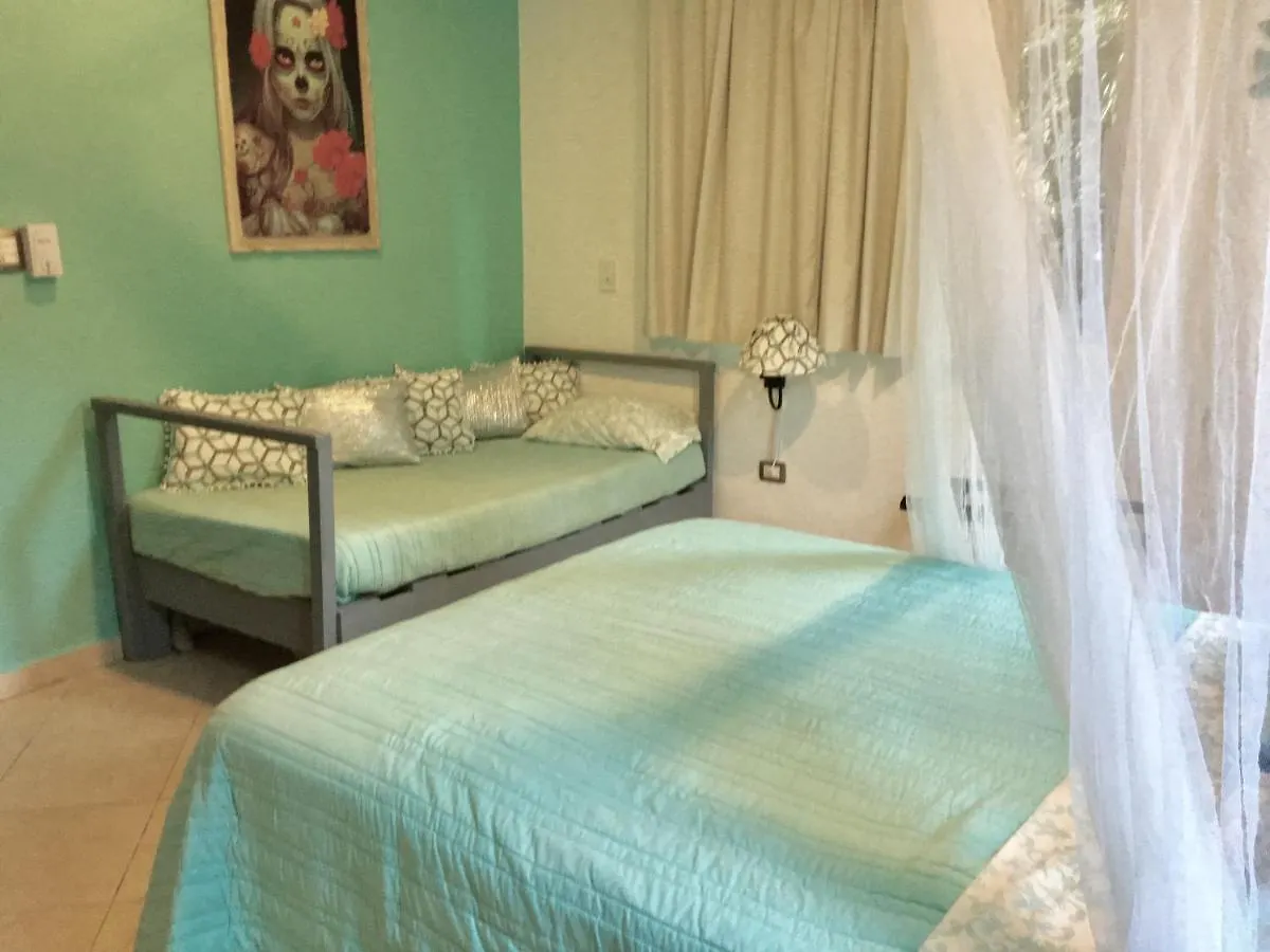 Esquina De La Felicidad De Playacar Bed and Breakfast Playa del Carmen Nocleg ze śniadaniem