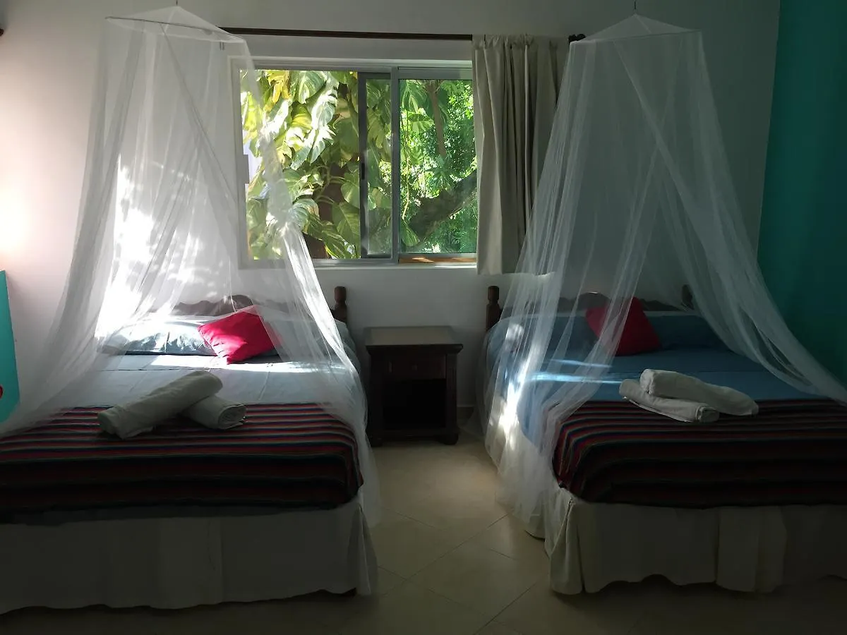 Esquina De La Felicidad De Playacar Bed and Breakfast Playa del Carmen 0*,  Meksyk